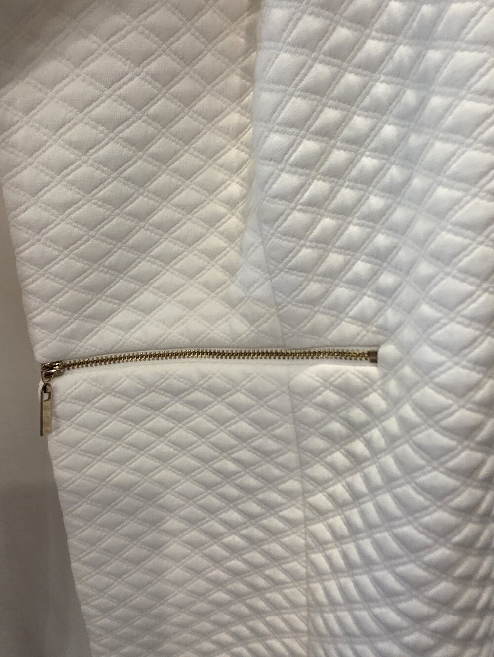 Jones Studio Cream Quilted Open-Front Trench Coat with Gold Zippers - Picture 3 of 11